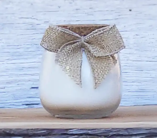 Coconut-candle-600x525-product-lettering Coconut scent candle